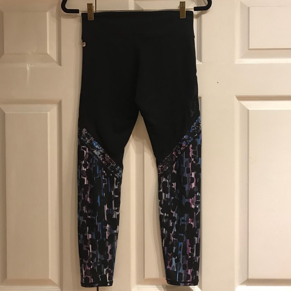 Fabletics Legging W/Multi Color Bottoms,Size-M - image 1